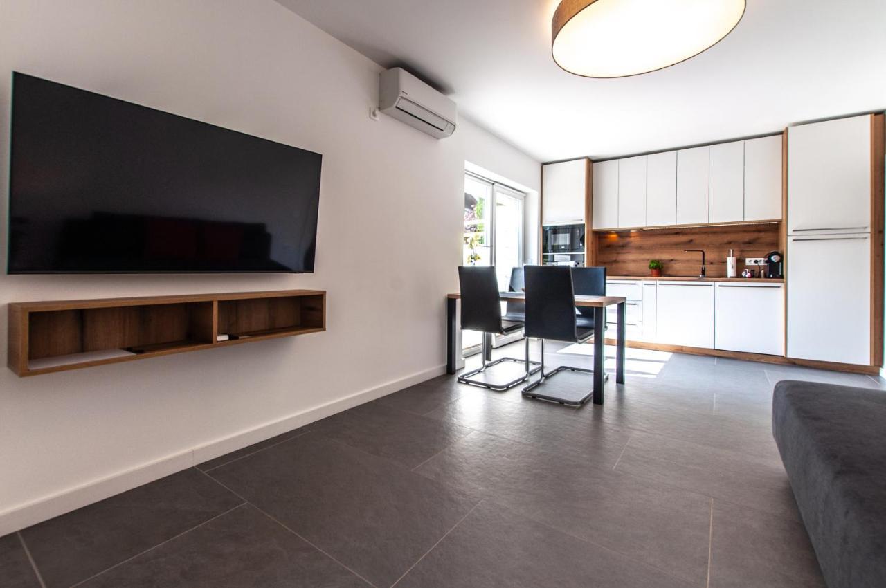 Apartments Ursus เบลด ภายนอก รูปภาพ